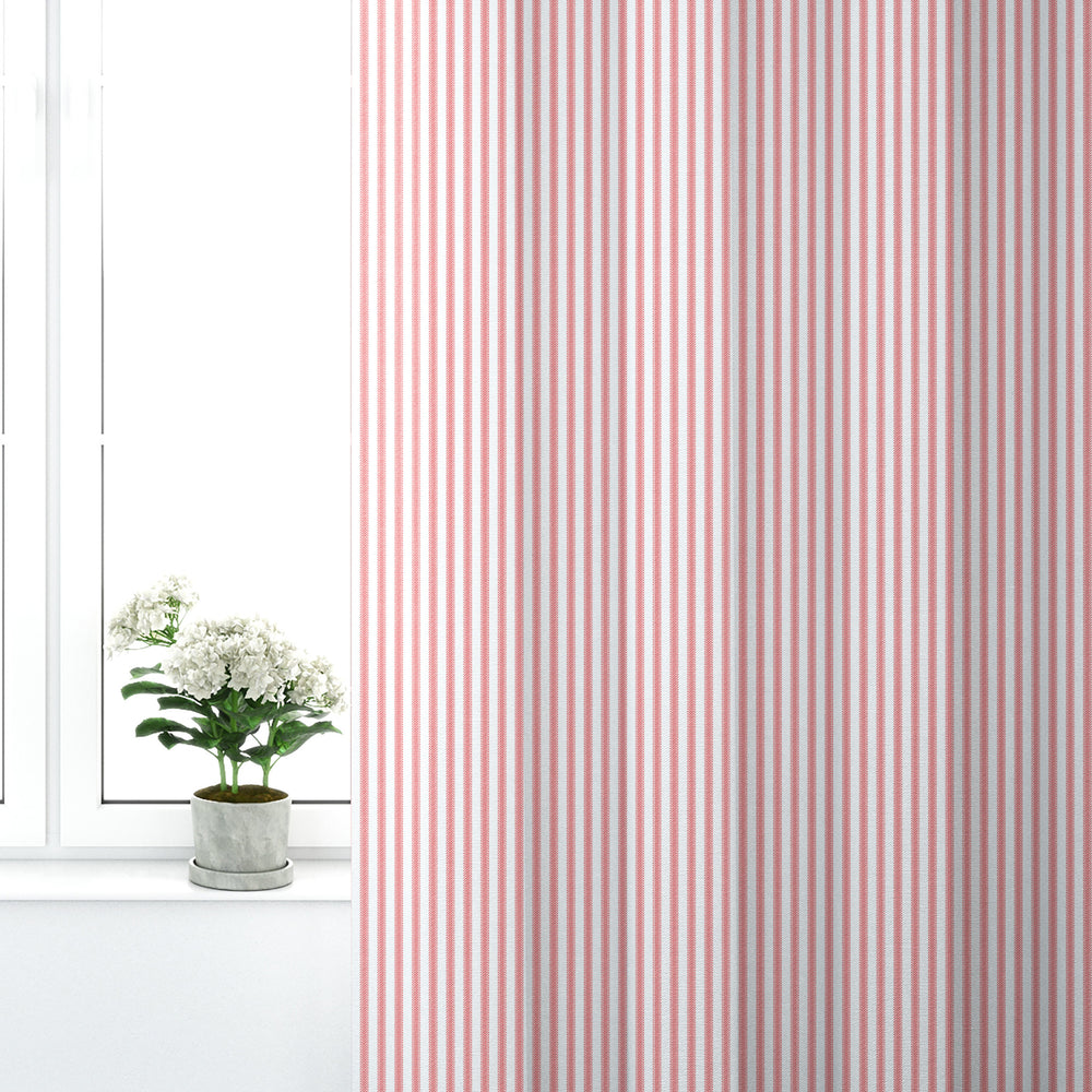 Classic_Lipstick_RedPinchPleated-Main-1
